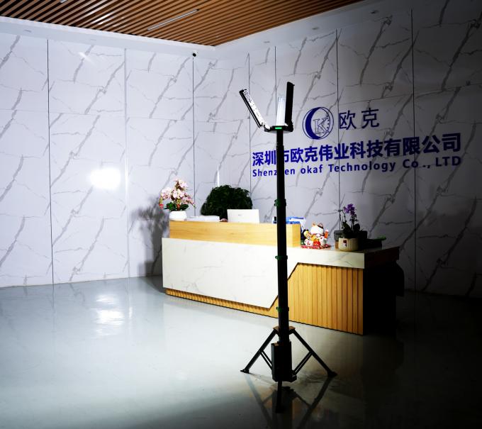 Draagbare telescopische LED-lichtmast met ingebouwde batterij en statief voor evenementen in de buitenlucht 1